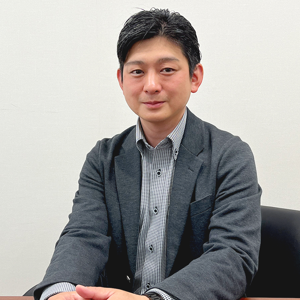 執行役員 営業本部長 高橋 洋平