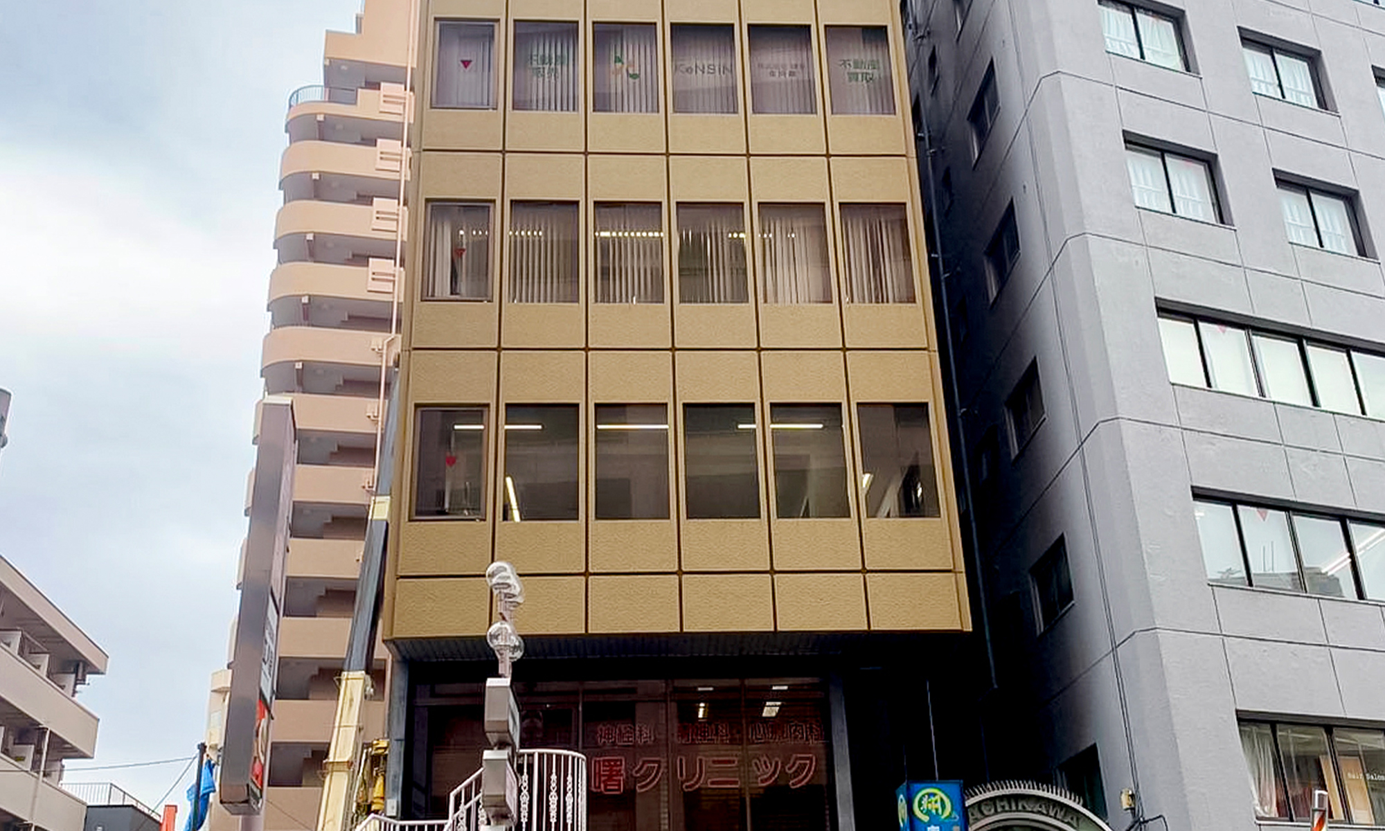 画像:立川店内観