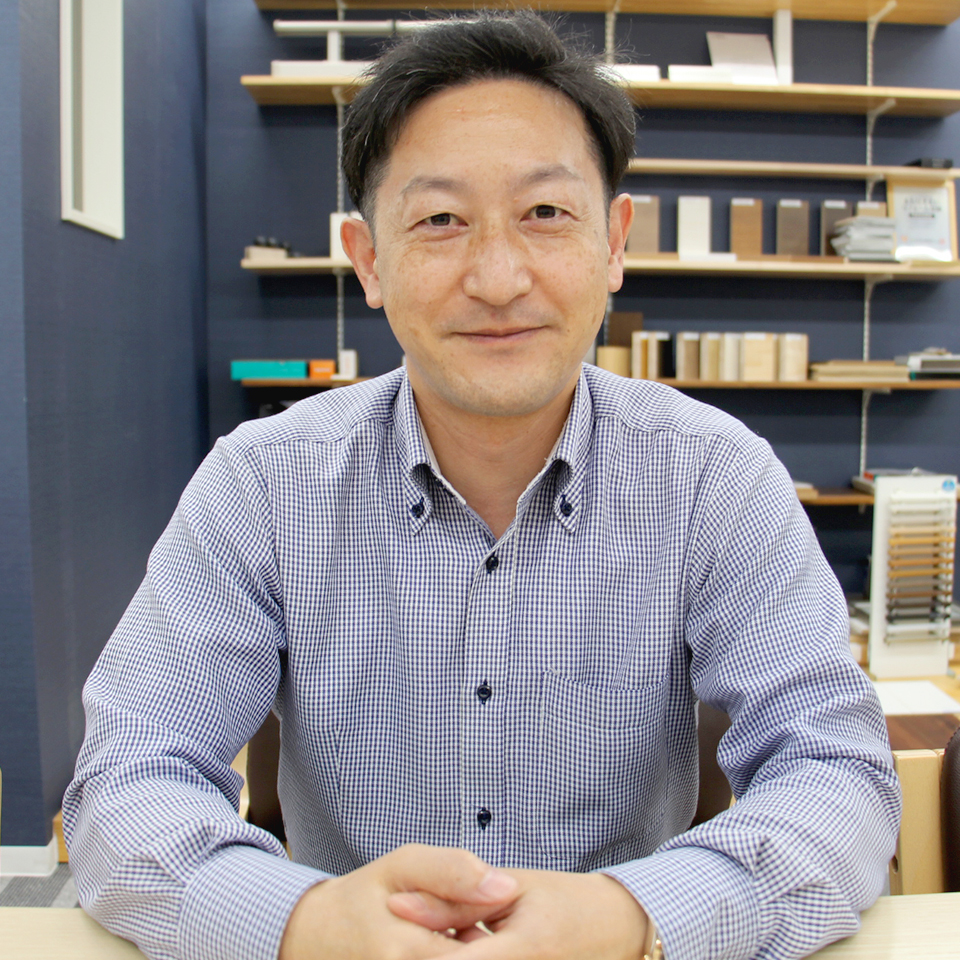 執行役員 営業本部長 高橋 洋平