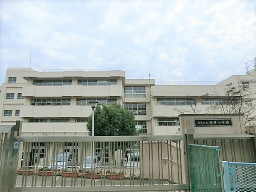 桜井小学校…約770M