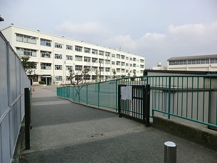 笹野台小学校…約430M