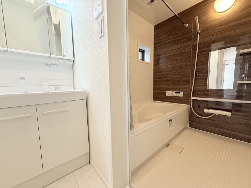 【販売現地】パウダールーム＋バスルーム※2025年10月17日撮影